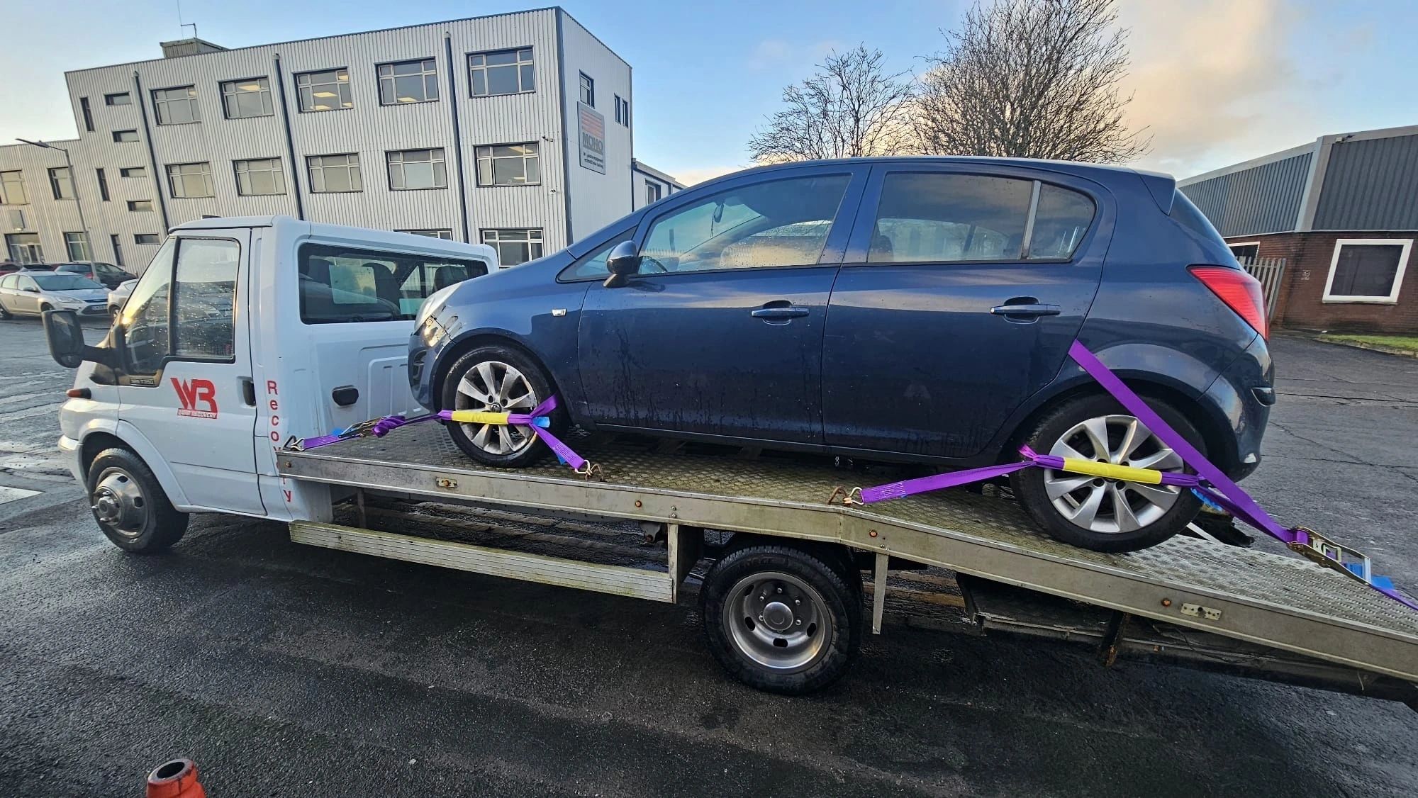 Vehicle recovery and collection service
